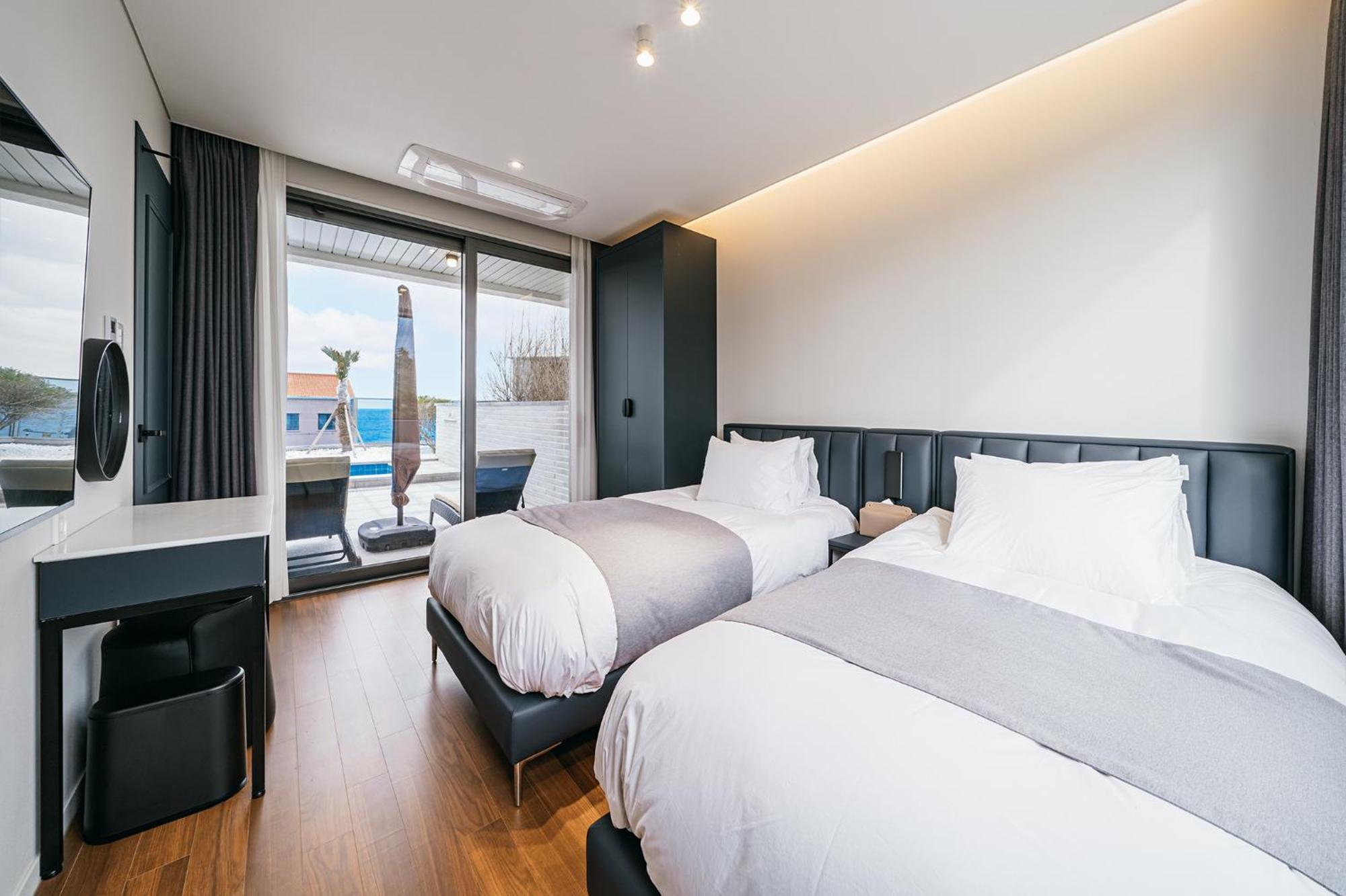 Ddosi Aewol Pool Villa 济州市 外观 照片
