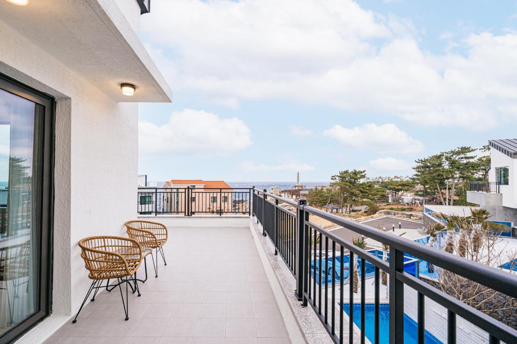 Ddosi Aewol Pool Villa 济州市 外观 照片
