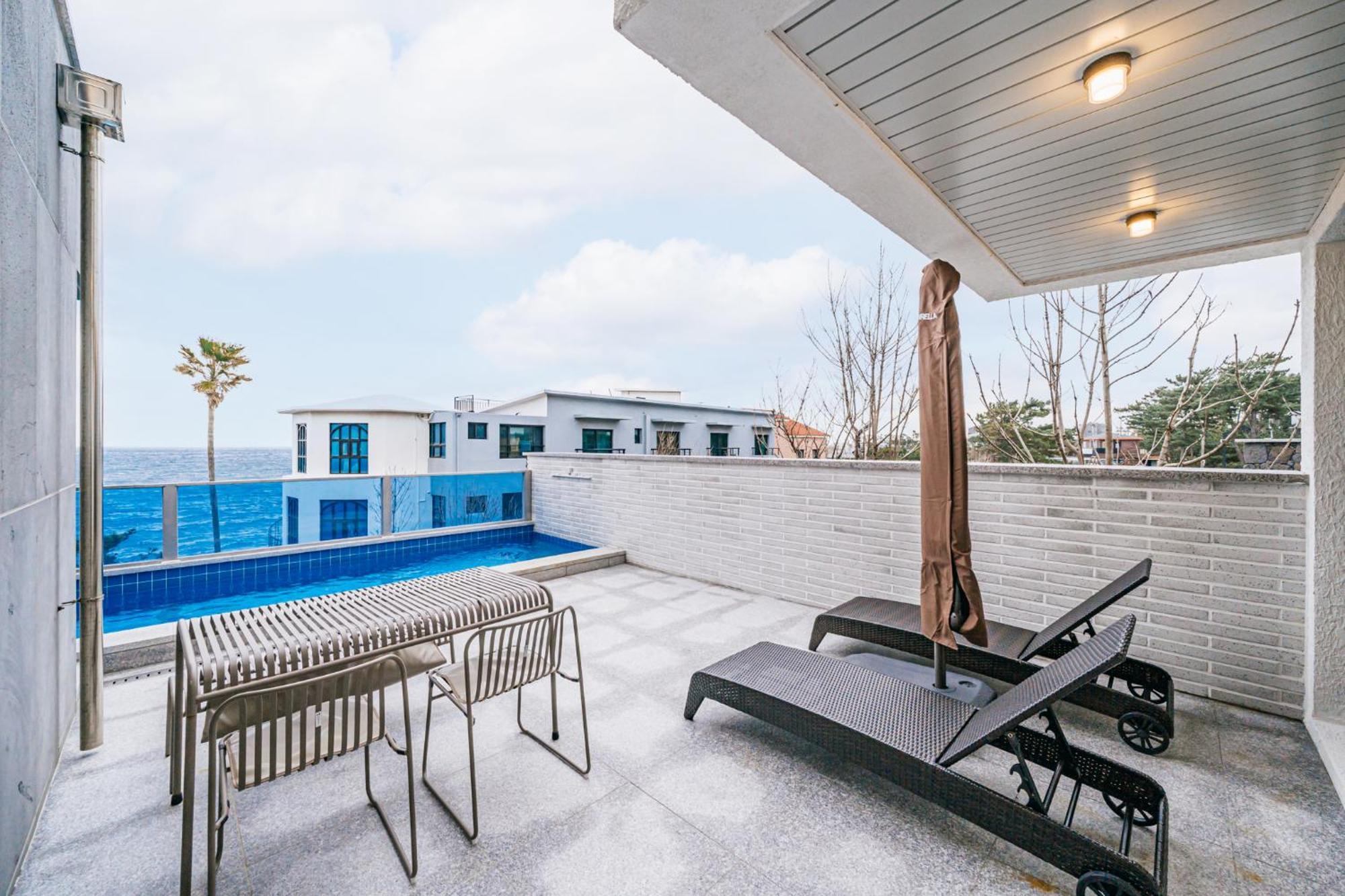 Ddosi Aewol Pool Villa 济州市 外观 照片